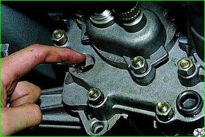 How to change the oil in the transfer case