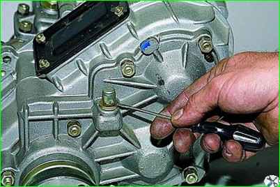 How to change the oil in the transfer case