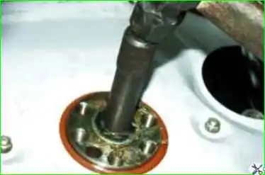 Reemplazo del soporte del cojinete del eje de entrada Reemplazo del cojinete de soporte del eje de entrada