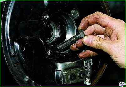 How to remove and repair the half-shaft of the rear axle VAZ-2121