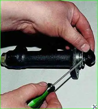 Reparación del cilindro maestro del embrague