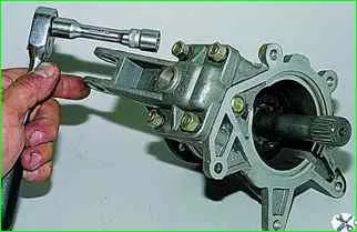 How to disassemble the transfer case VAZ-2121