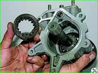 How to disassemble the VAZ-2121 transfer case