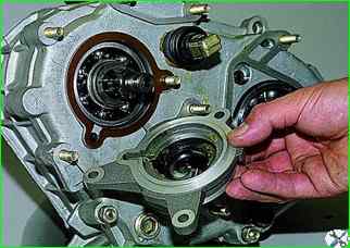 How to disassemble the transfer case VAZ-2121