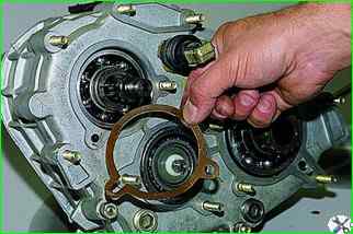 How to disassemble the transfer case VAZ-2121