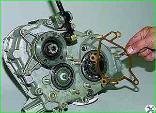 How to disassemble the transfer case VAZ-2121