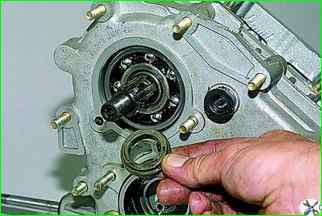 How to disassemble the VAZ-2121 transfer case