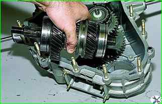 How to disassemble the transfer case of the VAZ-2121