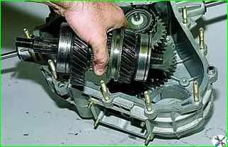 How to disassemble the transfer case of the VAZ-2121