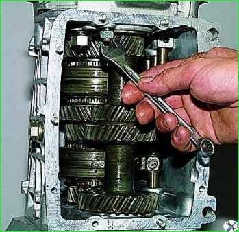 Disassembly and repair of gearbox