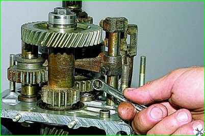 Disassembly and repair of gearbox