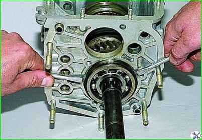 Disassembly and repair of gearbox