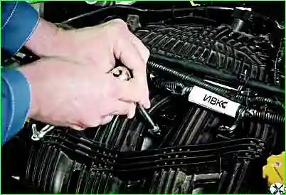 Замена свечей зажигания автомобиля Lada Xray Замена свечей зажигания автомобиля Lada Xray