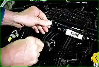 Замена свечей зажигания автомобиля Lada Xray Замена свечей зажигания автомобиля Lada Xray