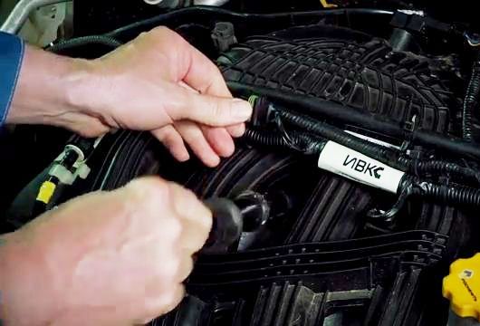 Как заменить свечи зажигания автомобиля Lada Xray