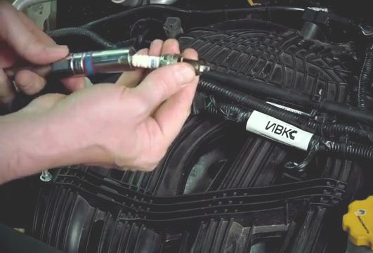 Как заменить свечи зажигания автомобиля Lada Xray