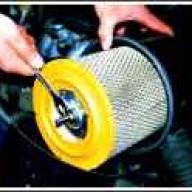 Cómo reemplazar el filtro de aire de un automóvil Gazelle