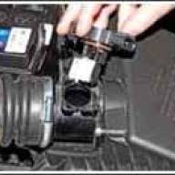 Заміна датчика масової витрати повітря Лада Гранта