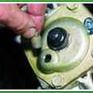 ВАЗ-2121 рульдік берілісіндегі деңгейді тексеру және майды өзгерту