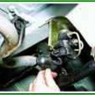 Як зняти та перевірити регулятор тиску задніх гальм ВАЗ-21213