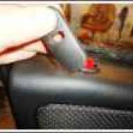 Demontage und Ausbau der Vordertür des Niva Chevrolet