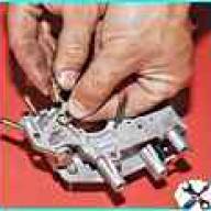 Снятие и разборка карбюратора автомобиля ВАЗ-2110