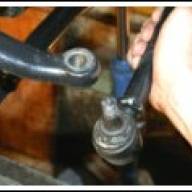 Как заменить наконечники рулевых тяг автомобиля УАЗ Патриот